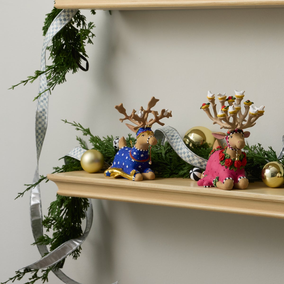 Patience Brewster Dash Away Sitting Comet Reindeer Figure - Image 4