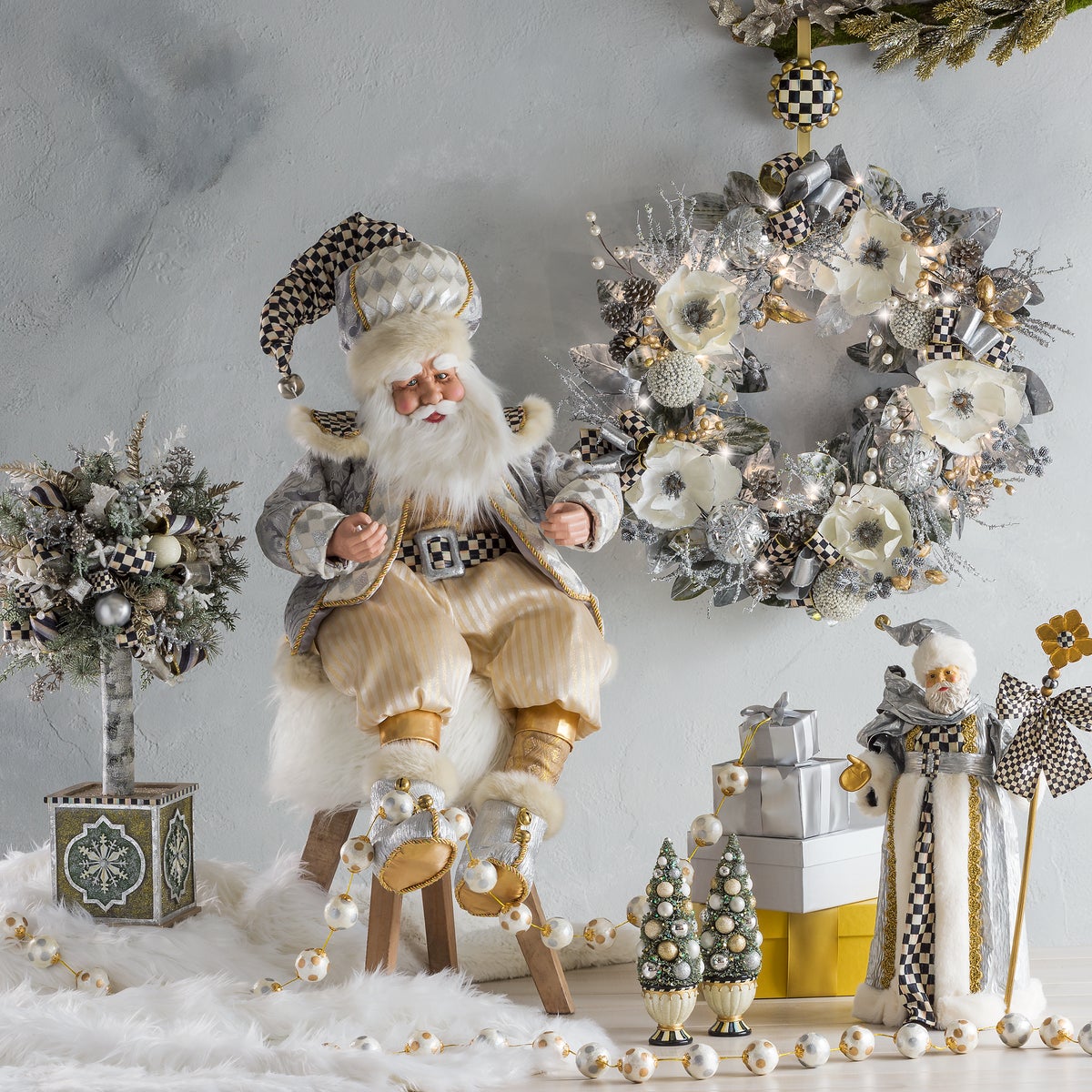 Courtly Check Wreath Hanger - Image 7