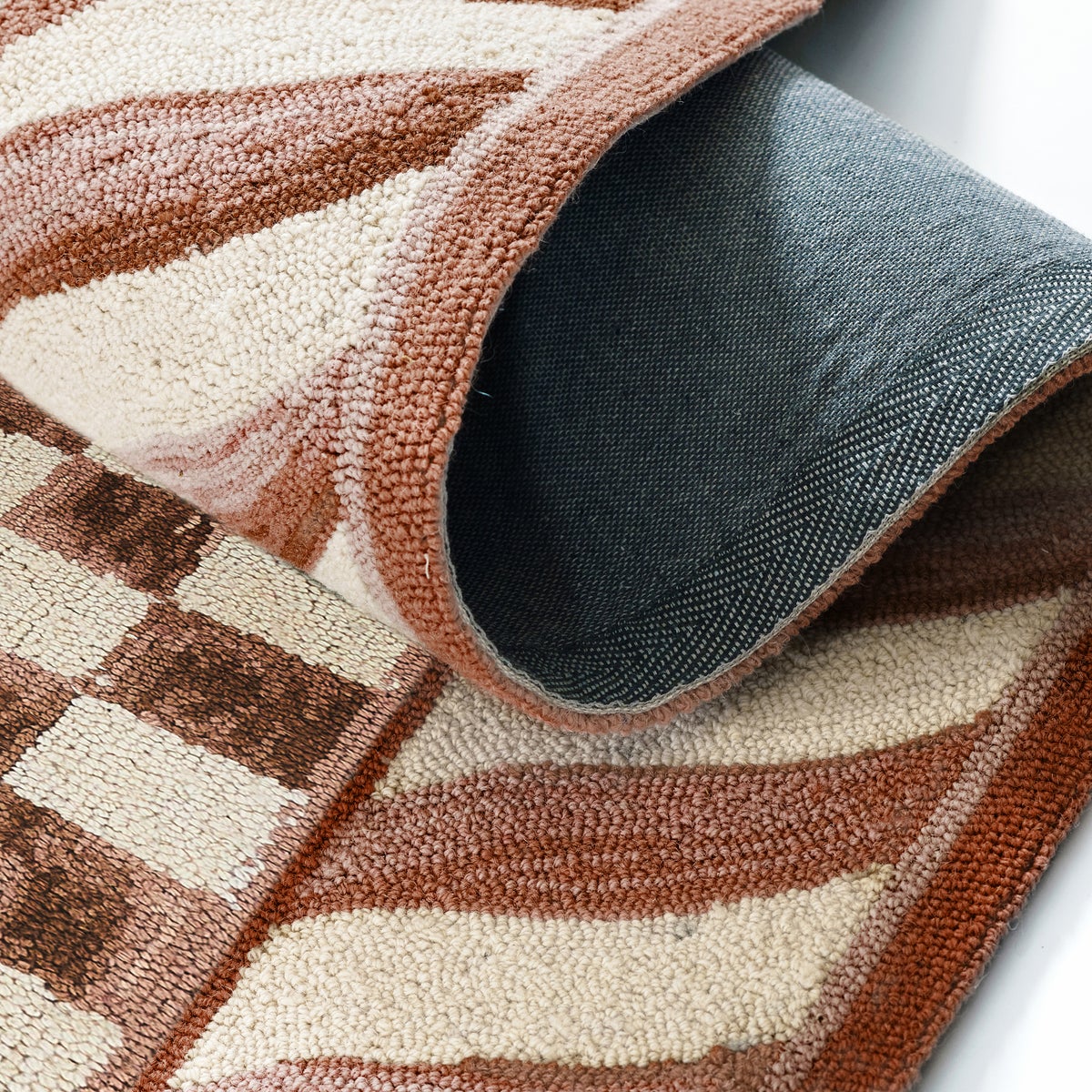 Mocha Check 2' x 3' Rug - Image 3