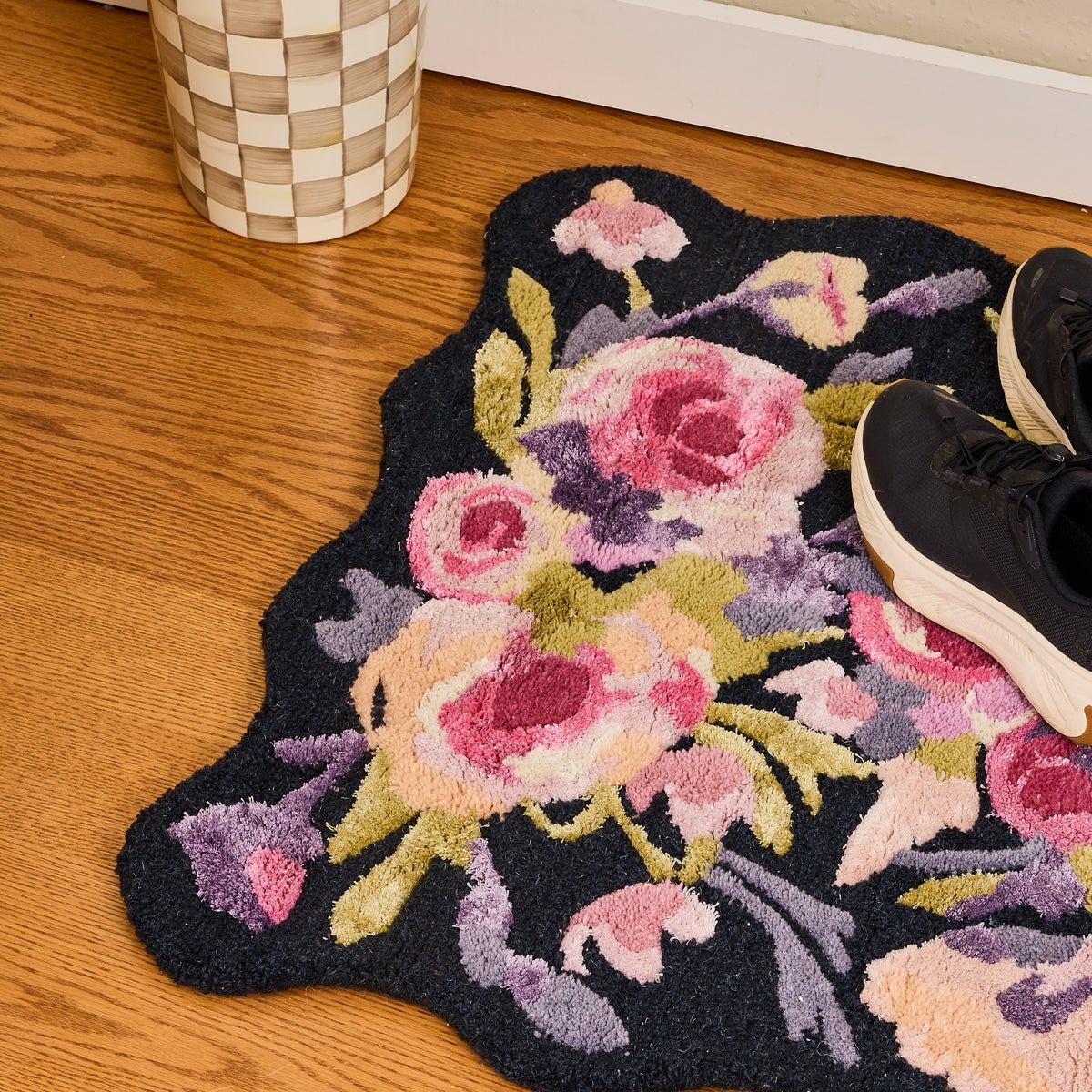 Violet Roses 8' x 10' Rug - Image 2