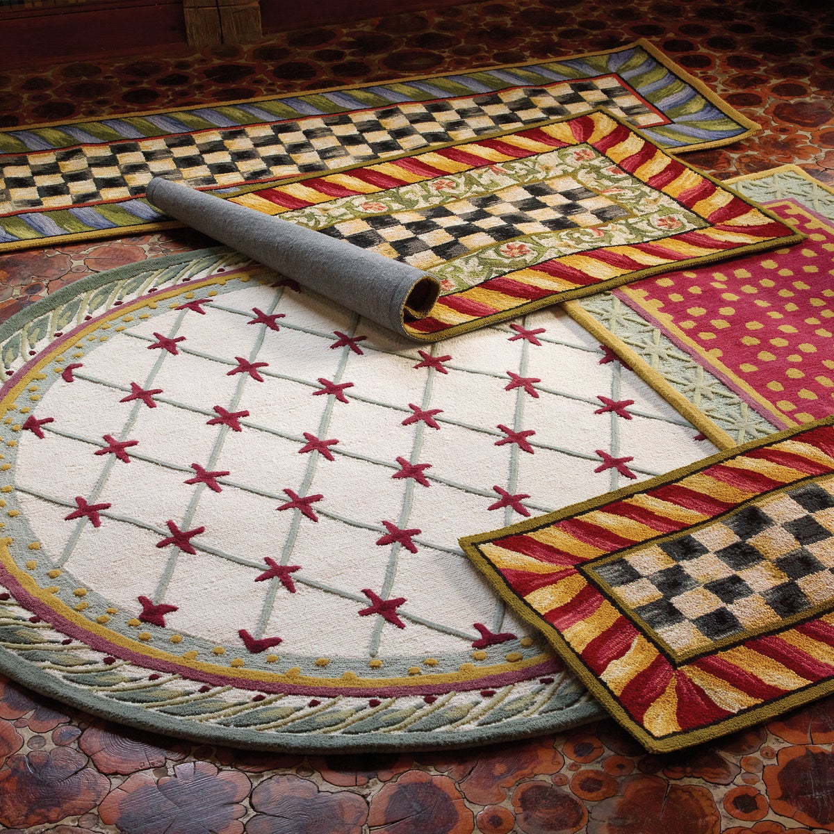 Courtly Check Red & Gold 2' x 3' Rug - Image 2