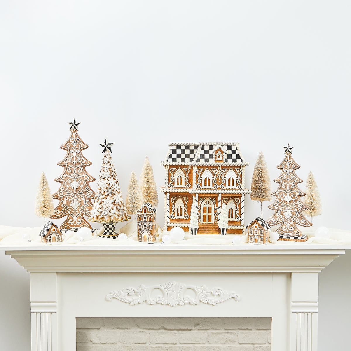 Gingerbread Illuminated House - Image 5