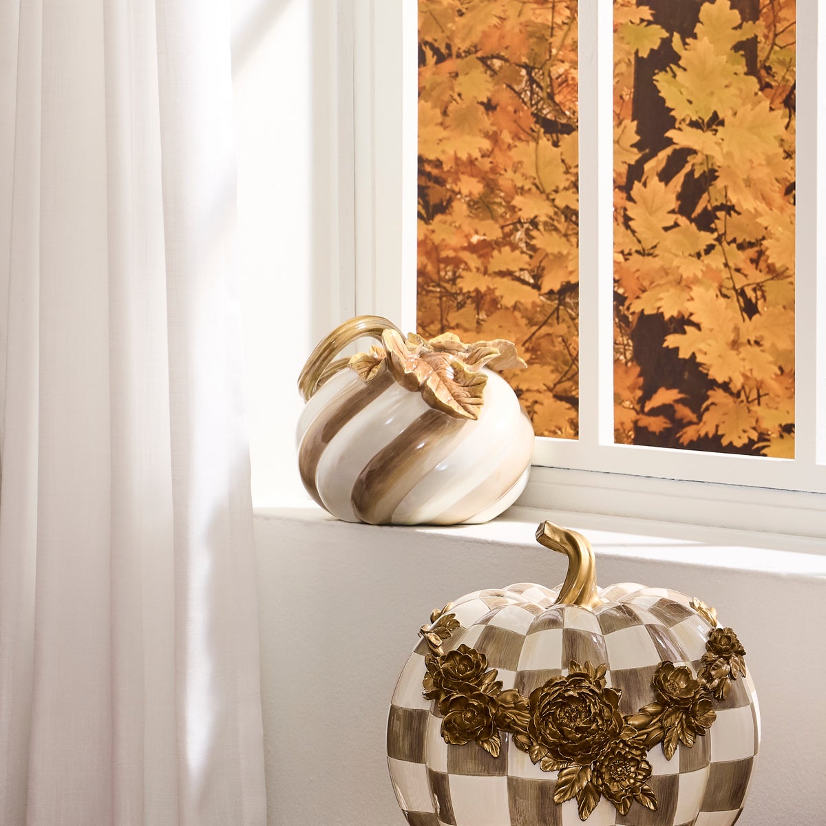 Mocha Swirl Twisted Stem Pumpkin - Image 4