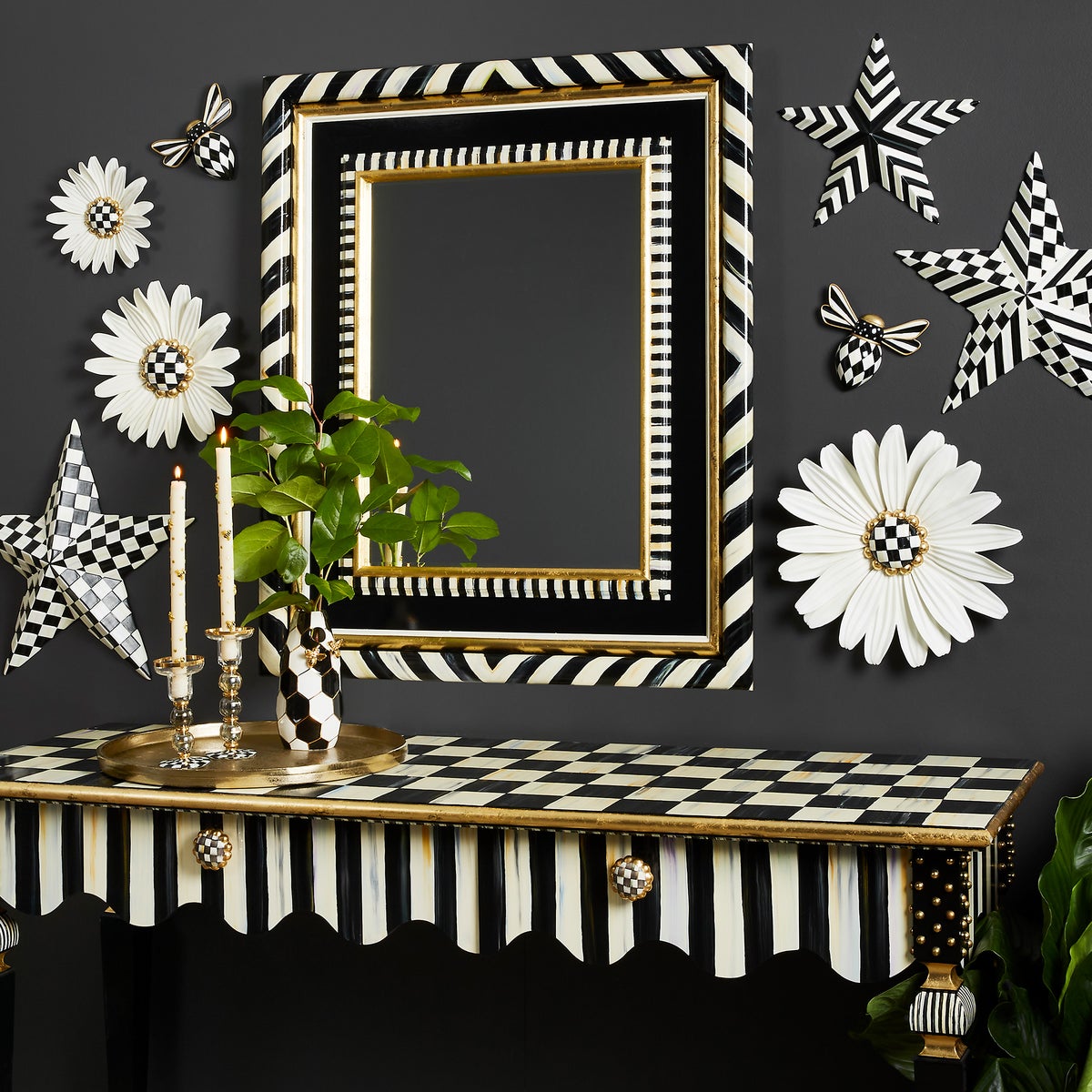 Courtly Check Bee Wall Decor - Image 6