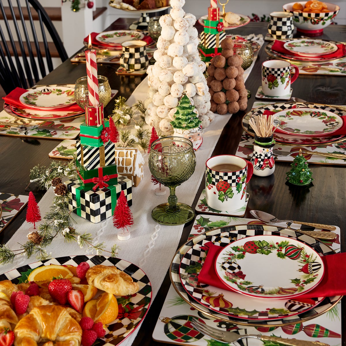 Deck the Halls Mugs, Set of 4 - Image 2