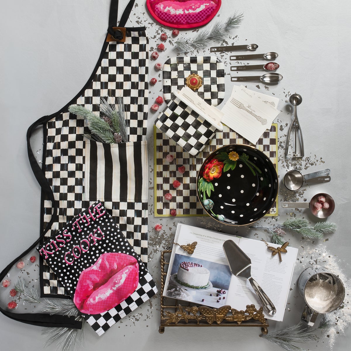 Courtly Check Bistro Apron - Image 5