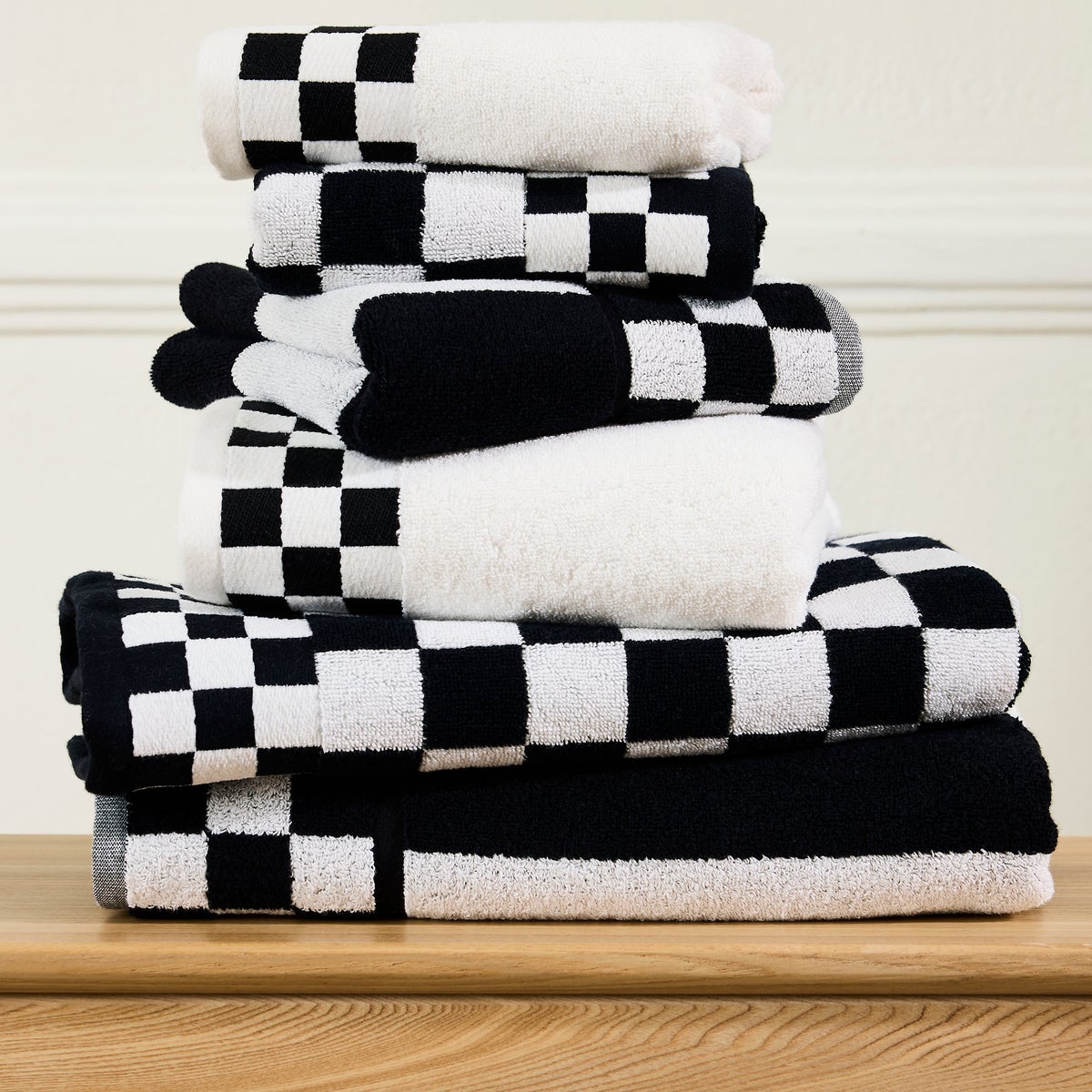 Black Check Bath Towel - Image 2
