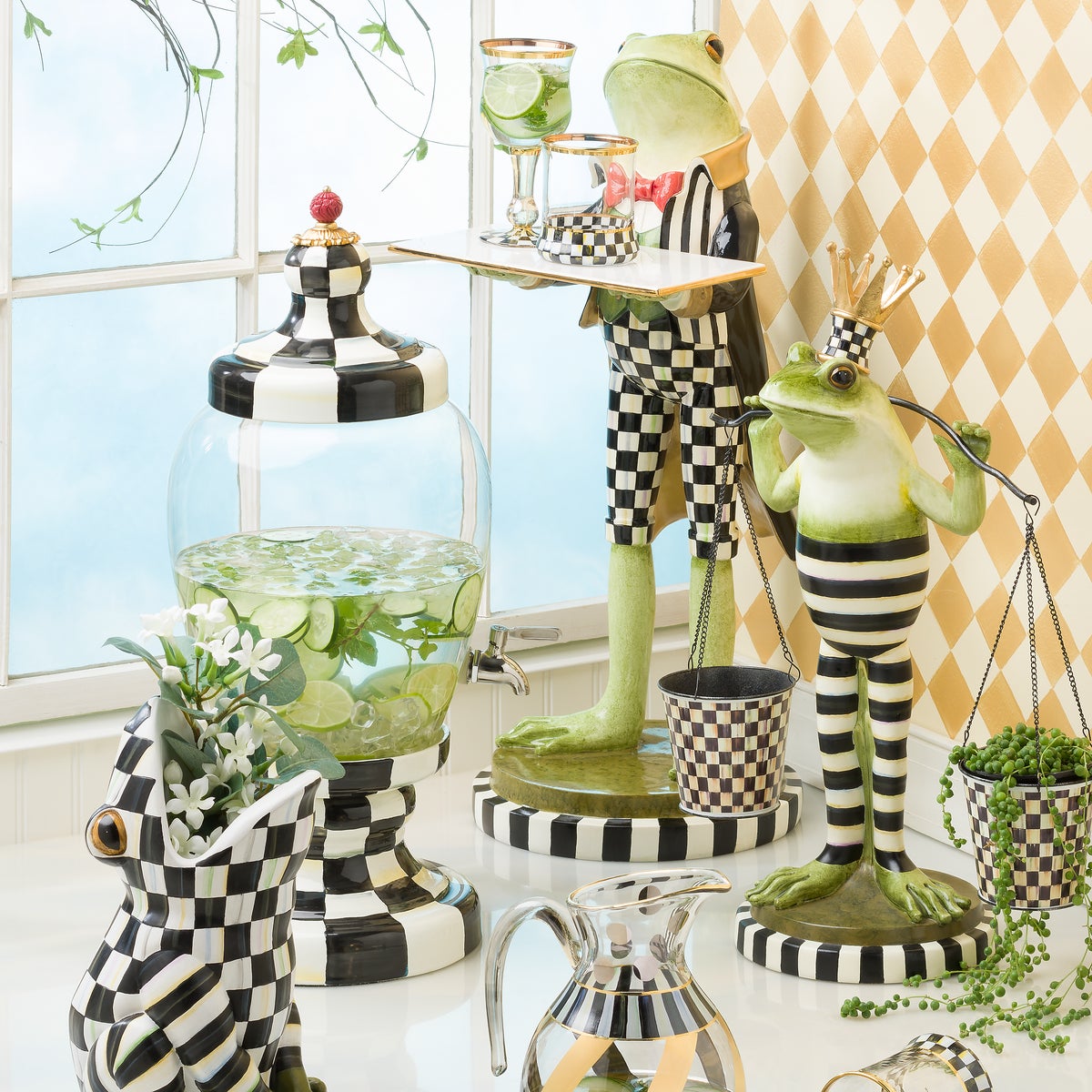 Courtly Check Beverage Hostess - Image 2