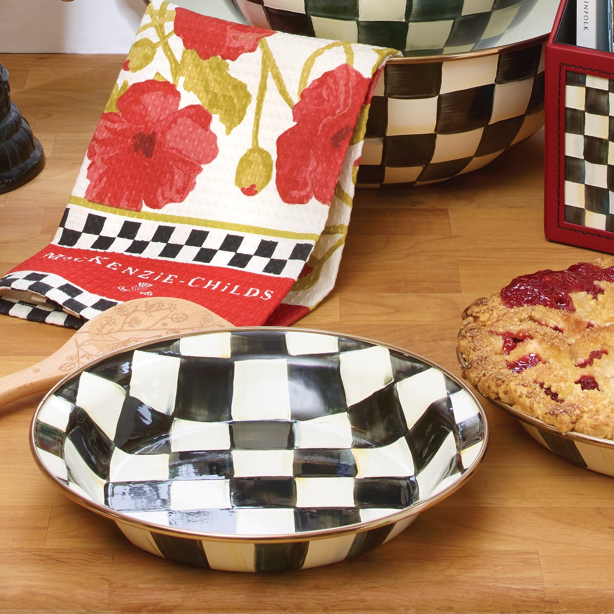Courtly Check Pie Plate - Image 3